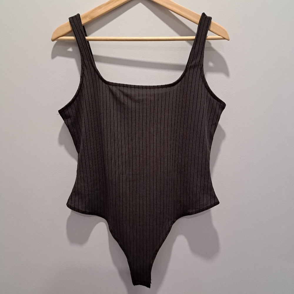 Saltwater Luxe Black Ribbed Tank Quiet Luxury Cleangirl Bodysuit Womens L